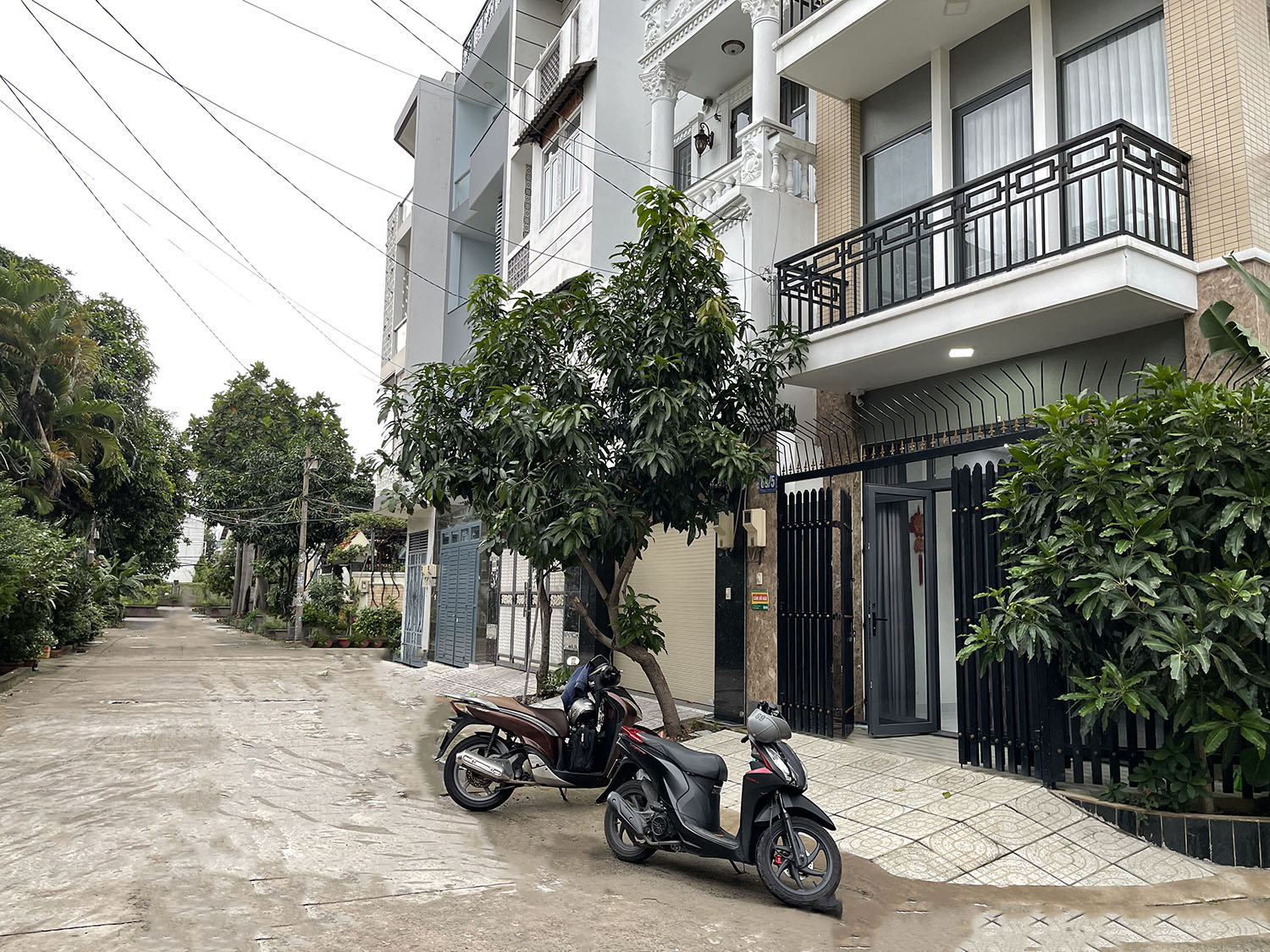 Bán nhà Đường Phạm Văn Đồng, Thành Phố Thủ Đức Tuyệt phẩm 3 lầu căn góc 2 mặt tiền hẻm nhựa 8m